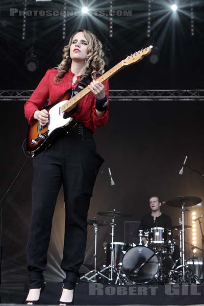 ANNA CALVI - 2011-07-02 - BELFORT - Presqu'ile du Malsaucy - 